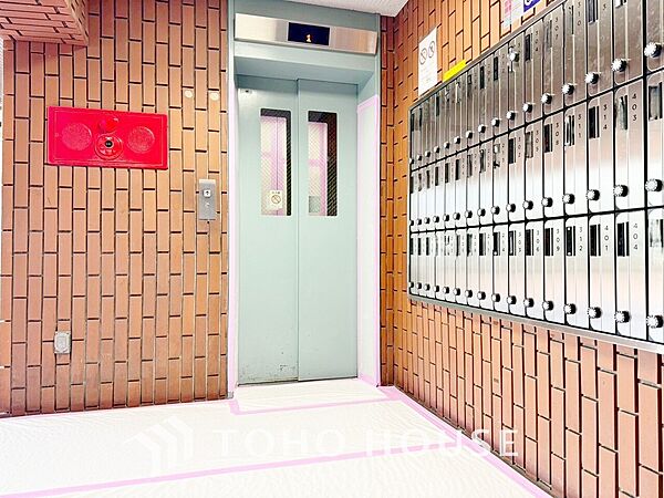 重い荷物などがある際やお子様をベビーカーで運ぶとき等に大変便利です。足腰の悪い方には欲しい設備です。