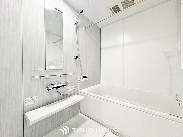 心地よいバスタイムを演出する浴室はゆとりあるサイズを採用。
