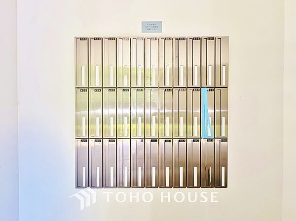 数字を回して施解錠できるダイヤルや暗証番号を設定するタイプなどがあり防犯効果が高まります。