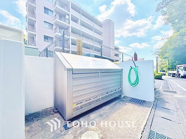 敷地内にある為、ごみ出しが短時間で済みます。