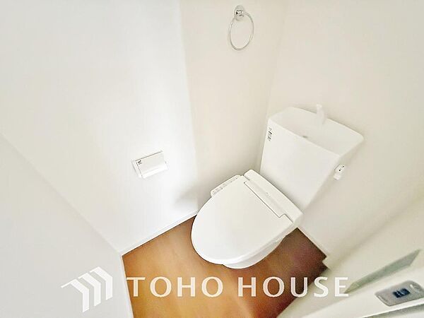 清潔な空間であって頂けますように、目に留まるだけではなく、汚れをふき取り易いフロアと壁紙をチョイス。