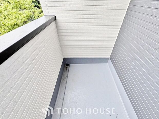 夜空の煌めきや、室内への通風や採光へ一役。ガーデニング等も充分に楽しめる広さを確保しております。