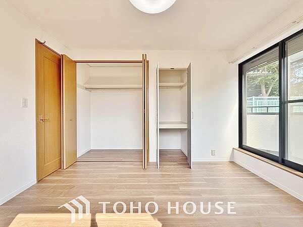 一日の疲れを癒やしてくれる主寝室。時を忘れて過ごす場所として過ごせるお部屋。