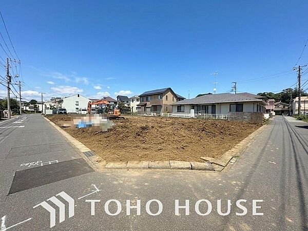 「住宅街の中に」忙しく過ぎゆく日常を置き去るほど、ゆったりした時間が流れる住環境。「快適」は「家」と「街」と「環境」が調和した時に訪れるだと改めて感じさせてくれます。