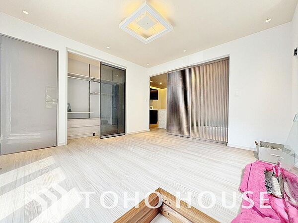 これからの新しいお部屋。ここにはどんな家具を置こう?自分好みのインテリアを考える時間も楽しいですね。