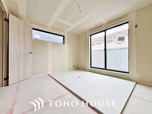 これからの新しいお部屋。ここにはどんな家具を置こう?自分好みのインテリアを考える時間も楽しいですね。