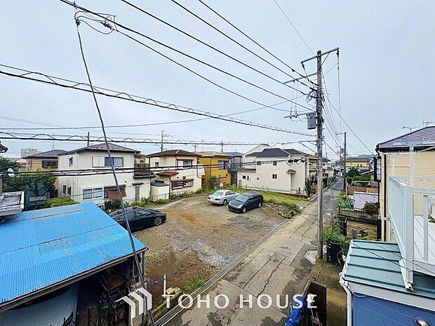 その豊かな眺望にふさわしい空間には、通風・採光にも優れ、心地よい光と風があふれています。