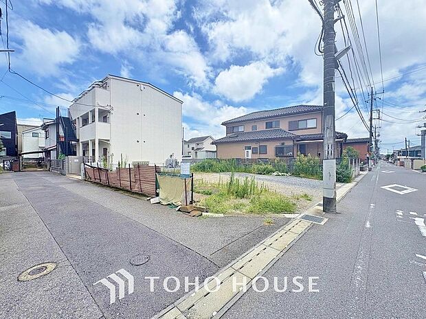 近隣の駐車場まで歩く必要がなく、子どもや高齢者がいる世帯は駐車場から自宅までの距離が短い方が便利です