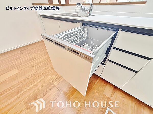通常の手洗いでは使用出来ない高温のお湯や高圧水流を使う事により汚れを効果的に落とすことができます。