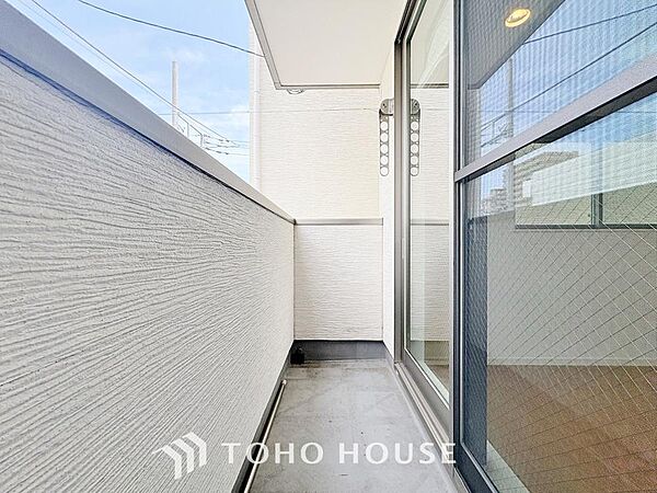 太陽に愛された邸は、陽当り、通風に優れた魅力的で快適さを追求した邸宅です。
