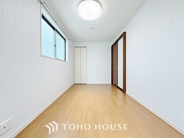 白を基調とした室内は、明るい住空間を造り出すだけでなく、清潔感をもたらしてくれます。