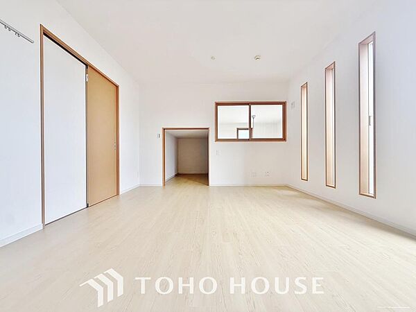 これからの新しいお部屋。ここにはどんな家具を置こう?自分好みのインテリアを考える時間も楽しいですね。