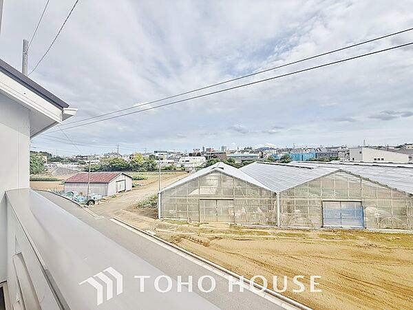 陽光に愛され、環境に恵まれ、家族に包まれた邸宅は、どんなに月日が経っても色褪せる事なく輝き続けます。