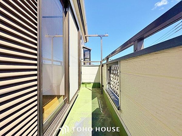 太陽に愛された邸は、陽当り、通風に優れた魅力的で快適さを追求した邸宅です。