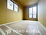 子供部屋：シンプルなお部屋は家具やファブリックが合わせやすいです。季節毎に模様替えをするのもいいですね。