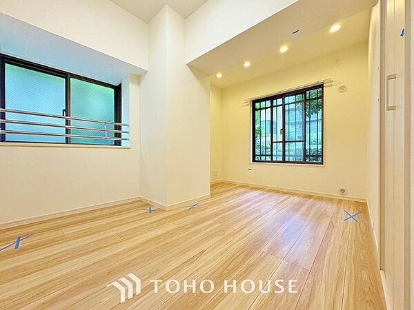 一日の疲れを癒やしてくれる主寝室。時を忘れて過ごす場所として過ごせるお部屋。