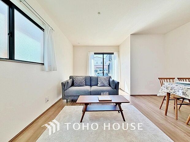造りこんだ空間演出の妙が生み出す光と質のハーモニーはこの住宅のクオリティの良さを実感させてくれます。