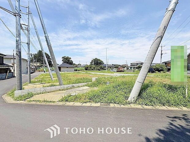 街並みの風景に包み込まれながら、瀟洒な印象も湛えて佇む邸宅を建築いたします。