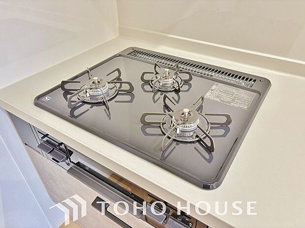 毎日料理をする、料理が好き、家族が多くて量を作る必要がある、等の方々にとっては必須の3口コンロ。