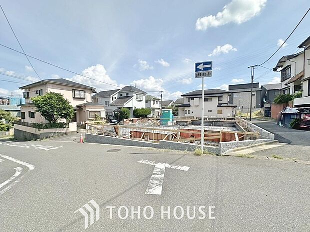 太陽に愛された邸は、陽当り通風に優れた魅力的で快適さを追求した邸宅でした。