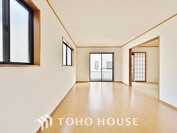 造りこんだ空間演出の妙が生み出す光と質のハーモニーはこの住宅のクオリティの良さを実感させてくれます。