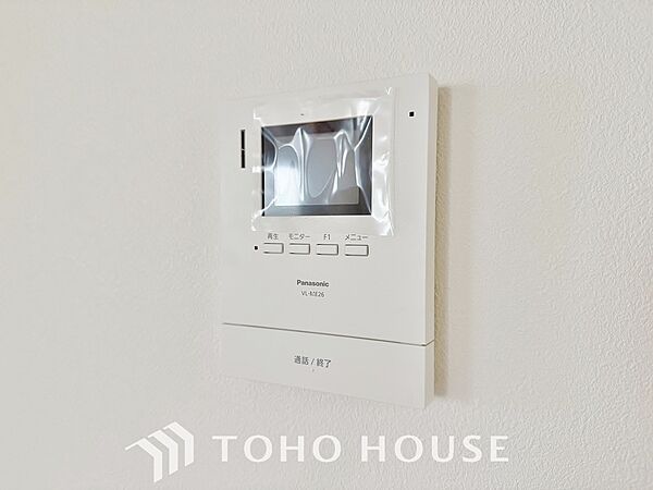 見える安心をカタチにしました。誰が来てもわかる様にモニター付きインターホンを設置。きインターホンを設置。