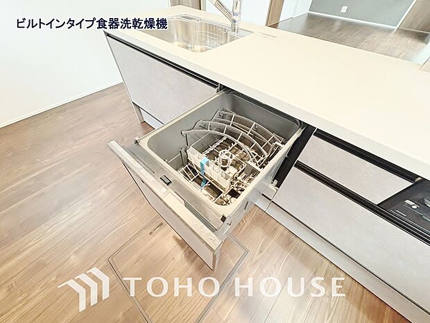 通常の手洗いでは使用出来ない高温のお湯や高圧水流を使う事により汚れを効果的に落とすことができます。