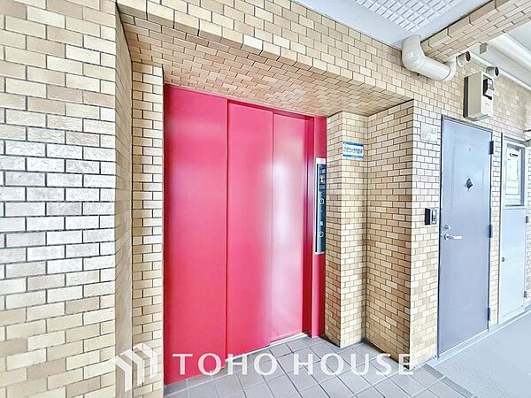 重い荷物などがあるときや、お子様をベビーカーで運ぶときなどに大変便利です。足腰の悪い方には欲しい設備です。