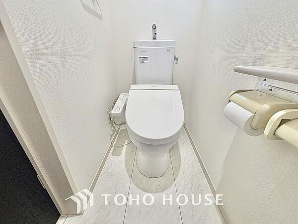 お掃除もラクラクな節水型トイレを設置