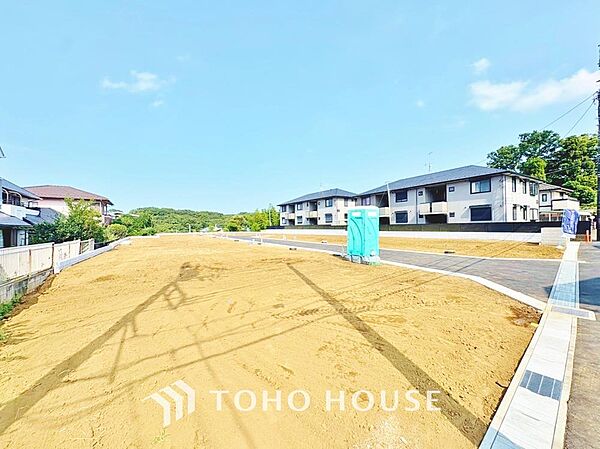 全10棟の計画図・間取り図により、南道路に面した日当たり重視の区画や、奥まったプライベート重視の区画など、10邸10様の魅力が設計されている、分譲地となっております。