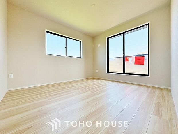 一日の疲れを癒やしてくれる主寝室。時を忘れて過ごす場所として過ごせるお部屋。