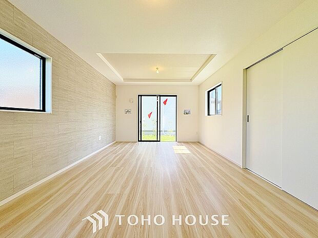 家族皆が集まる場所だからこそ、一番明るく使い勝手のいい空間に仕上げております。