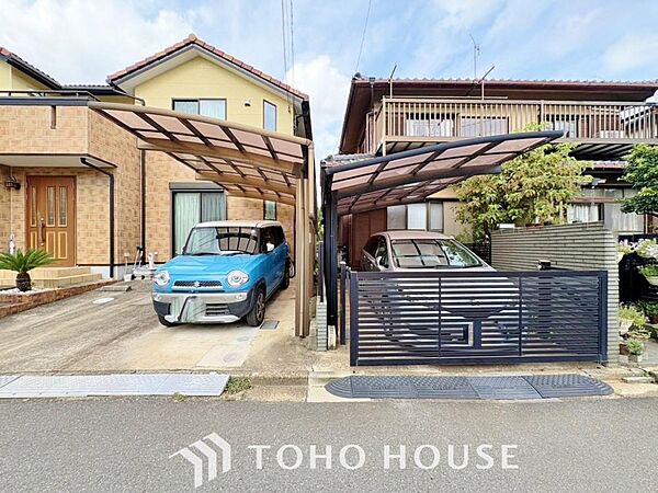 「住宅街の中に」（※解体前古家有り）忙しく過ぎゆく日常を置き去るほど、ゆったりした時間が流れる住環境。「快適」は「家」と「街」と「環境」が調和した時に訪れるだと改めて感じさせてくれます。