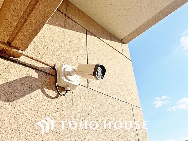 防犯カメラを設置するだけで犯罪抑止効果があり、レコーダー(録画機)を入れておけば録画映像が保存されるので、トラブル発生時に状況検証ができます。