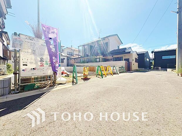 みんなが街探しのポイントにしているのは何。 第1位は過半数が支持した納得の 「交通の利便性」。続いて3割以上の人が「住環境」と「公園、緑地の充実」です。