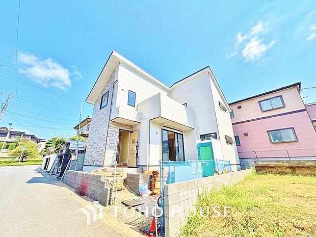 忙しく過ぎゆく日常を置き去るほど、ゆったりした時間が流れる環境です。「快適」は「家」と「街」と「環境」が調和した時に訪れるのだと改めて感じさせてくれます。