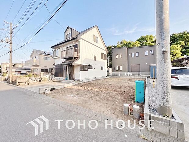 「住宅街の中に」忙しく過ぎゆく日常を置き去るほど、ゆったりした時間が流れる住環境。「快適」は「家」と「街」と「環境」が調和した時に訪れるだと改めて感じさせてくれます。