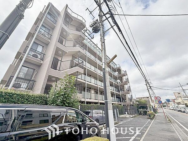 忙しく過ぎゆく日常を置き去るほど、ゆったりした時間が流れる住環境。「快適」は「家」と「街」と「環境」が調和した時に訪れるだと改めて感じさせてくれます。