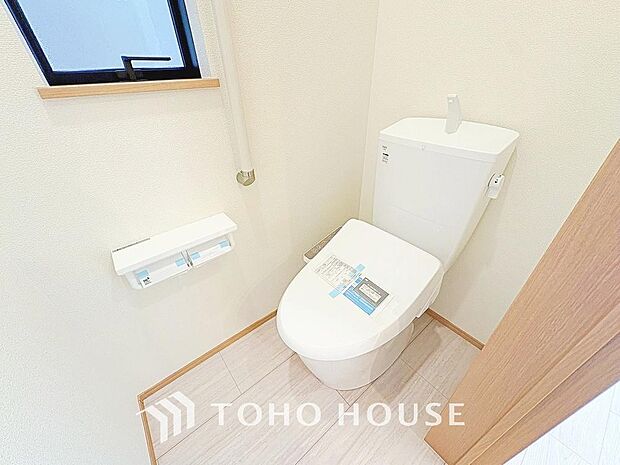 シンプルに清潔感のあるホワイト色。実用性も兼ね備えた造り。いつも清潔な空間であって頂けるよう配慮しました。
