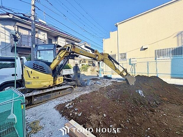 帰宅途中にショッピングやカフェを楽しんだり、利便性の良いこの地の生活は人々を魅了します。季節の流れを感じ、ゆったりとした一時を。時間の流れを取戻し、休日はスローライフを。