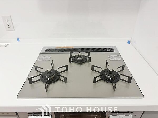 毎日料理をする、料理が好き、家族が多くて量を作る必要がある、等の方々にとっては必須の3口コンロ。同時進行で効率アップはもちろん鍋を移動する回数が減り、無駄な動きを軽減することが出来ます。