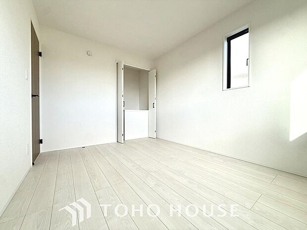心と体をゆったりと安らげる主寝室。寝室のゆとりが大きい分だけ、暮らしの安らぎは深まります。
