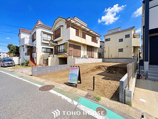 単に見た目や質感の良さだけではなく、建物の基礎や構造といった、目には見えにくい部分にもこだわります。部屋の雰囲気や広さ、眺望、住宅設備の使い勝手など住み心地をしっかり考えて建築しております。