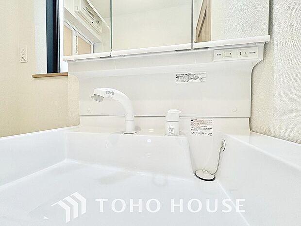 シャンプーするのはもちろんですが、お掃除もしやすく洗濯物や靴のつけ置きも出来て便利です。