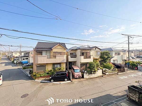 それぞれの暮らしがある。お部屋ぐらいは自分の価値観で自由にしたい。だからこそ、そのベースはシンプルであるべきだと思う。なぜなら、時の流れで人の好みは変わっていくものだから。