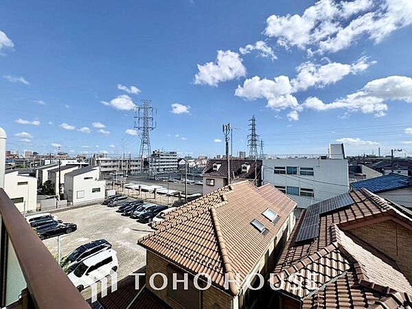 物件の陽当りや通風・仕様設備やお部屋の大きさの比較、近隣・周辺環境や街並みなど、資料には掲載していない情報が現地にはたくさんあります。　是非一度、現地をご確認ください。