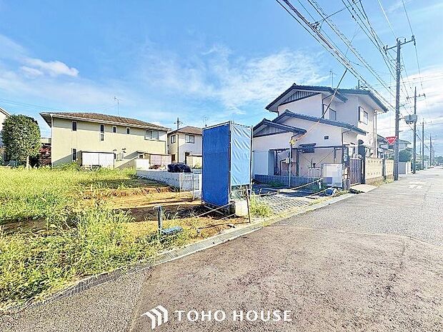 帰宅途中にショッピングやカフェを楽しんだり、利便性の良いこの地の生活は人々を魅了します。季節の流れを感じ、ゆったりとした一時を。時間の流れを取戻し、休日はスローライフを。