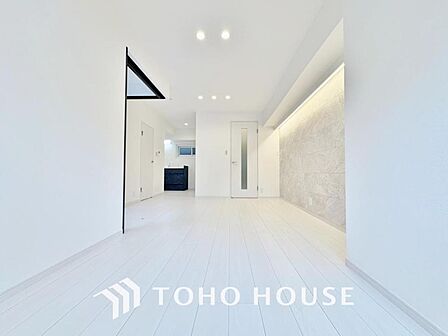 早く帰りたくなるような愛着が沸くリビング。お好みの家具を配置することで更にお気に入りの空間になりますね。新生活を存分にお楽しみください。