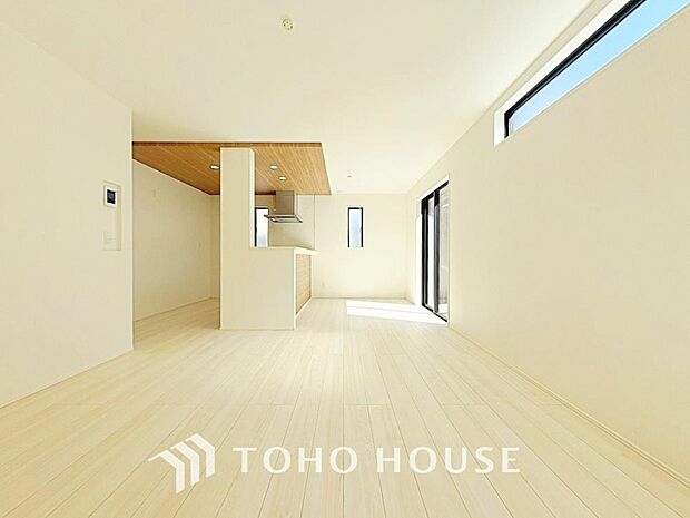 家族皆が集まる場所だからこそ、一番明るく使い勝手のいい空間に仕上げております。大切な人と沢山の思い出をこの空間で作りませんか。本日見学可能です。