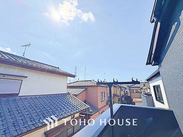 それぞれの暮らしがある。お部屋ぐらいは自分の価値観で自由にしたい。だからこそ、そのベースはシンプルであるべきだと思う。なぜなら、時の流れで人の好みは変わっていくものだから。